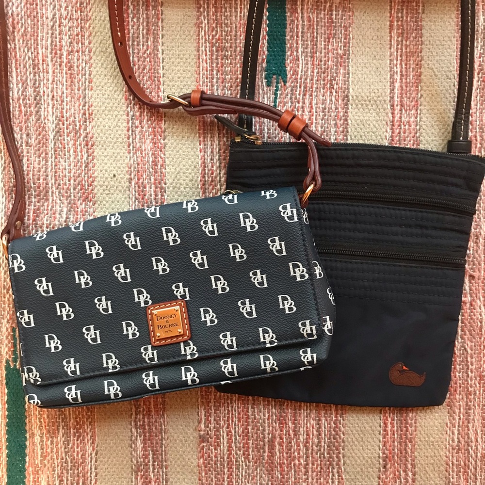 2 Dooney & Bourke Purses!! 👀